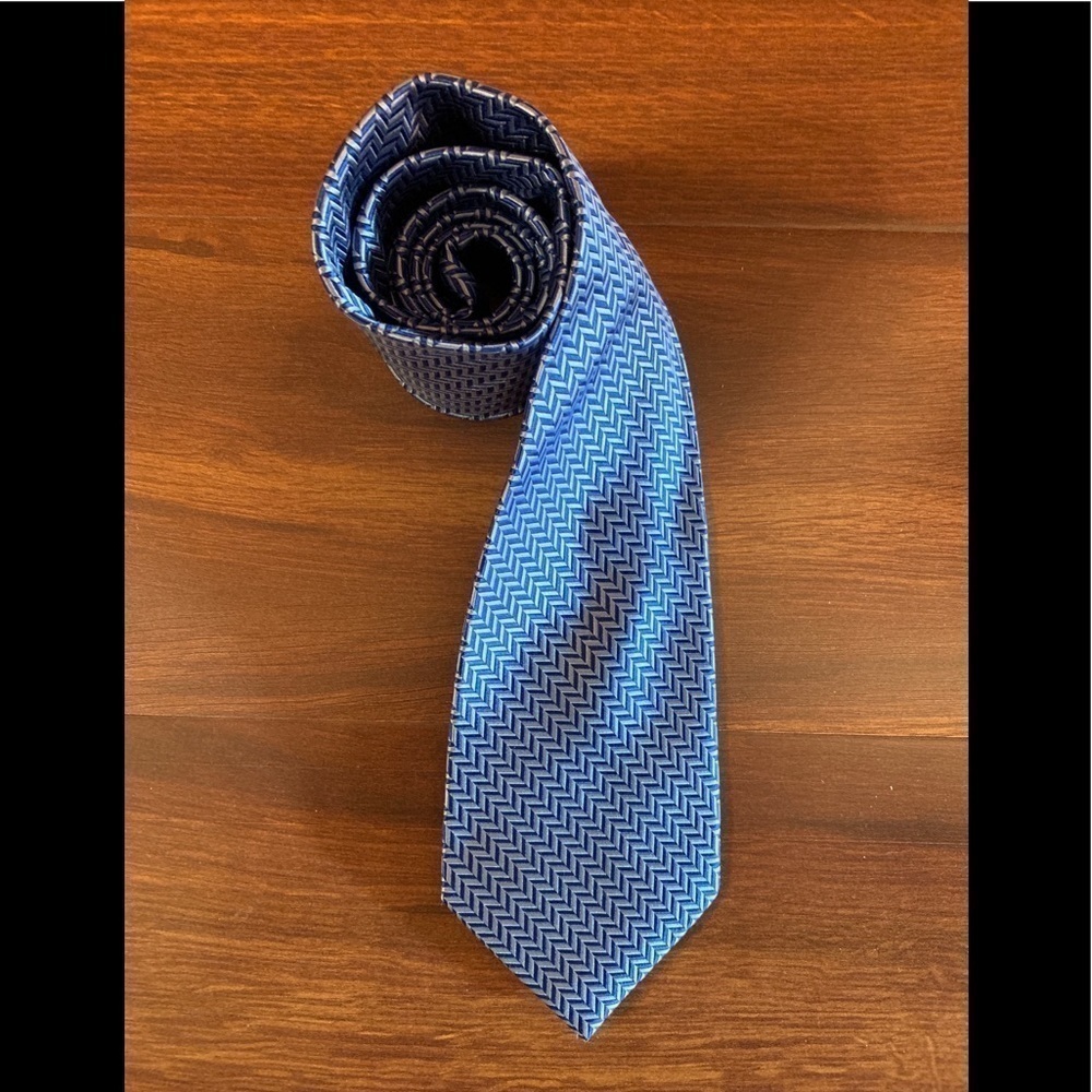 🍁SALE🍁PAUL FREDRICK Blue 100% Silk Geometric Pattern Necktie